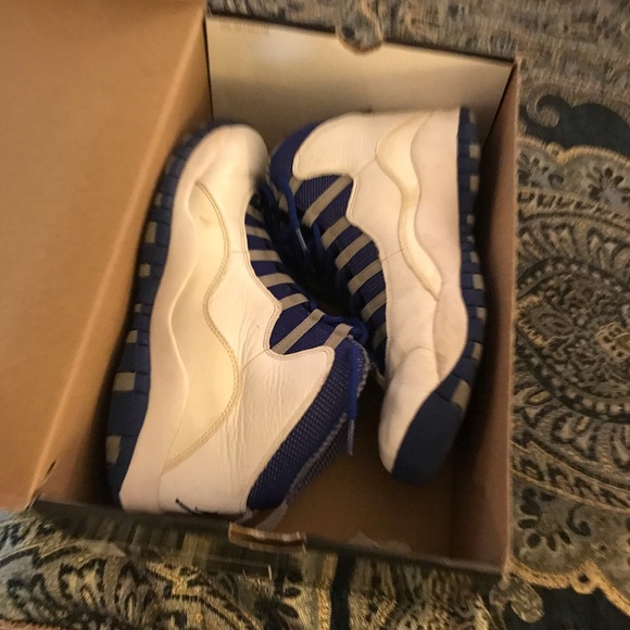 Air Jordan 10 Retro shoes - Picture 4 of 4